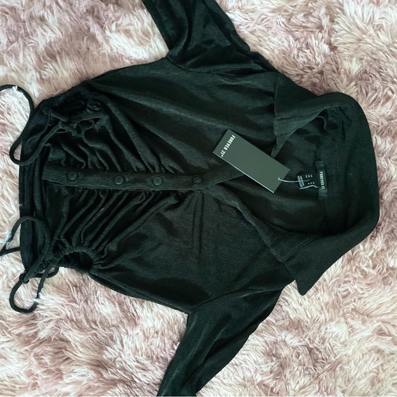 Black button up top - Picture 4 of 4